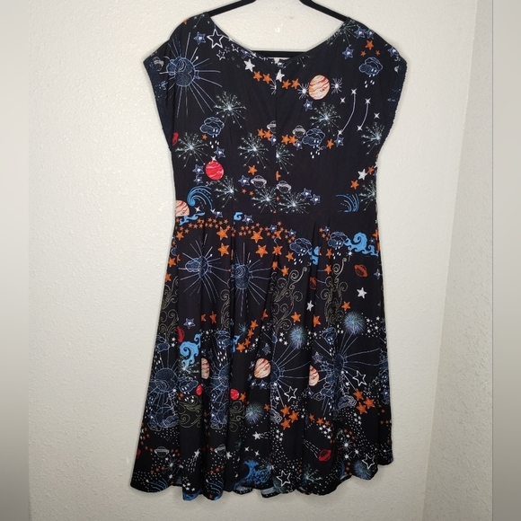 eShakti Pintuck Pleat Lace Trim Constellation Print Crepe Dress Custom Size - Picture 4 of 7